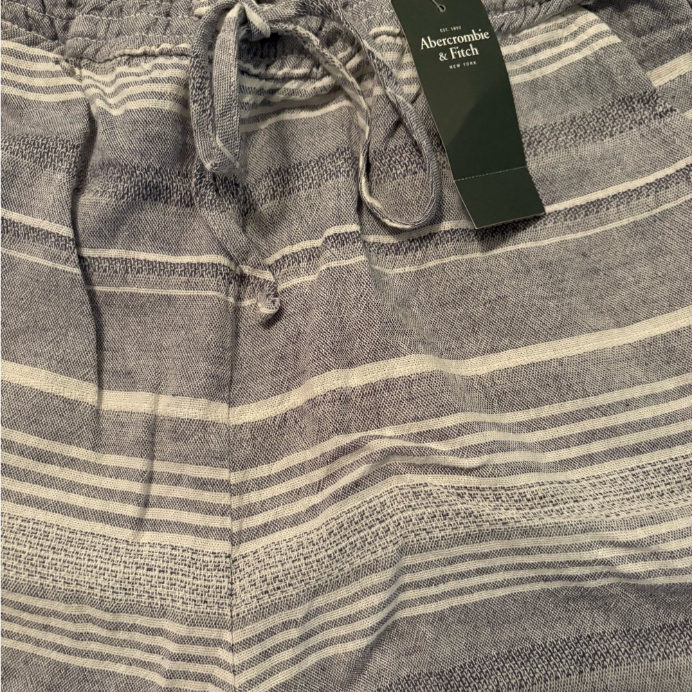 Abercrombie & Fitch Cotton & Linen  Chambray Striped Beach Shorts Medium  NWT - Picture 3 of 8